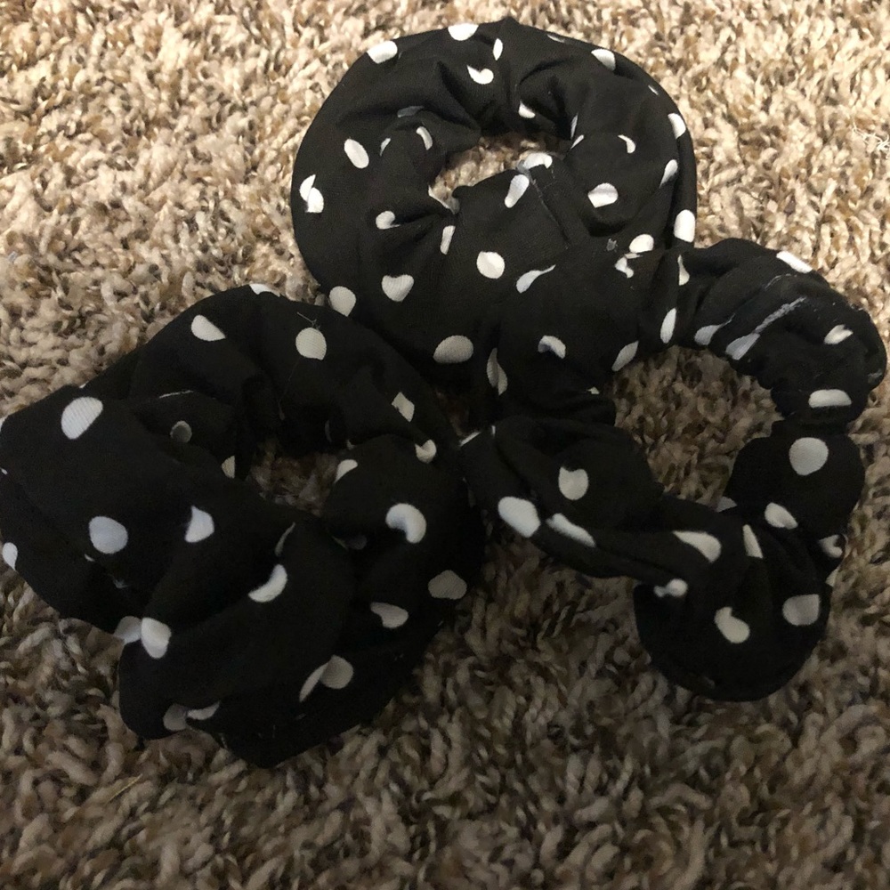 Black and white polka dot scrunchies